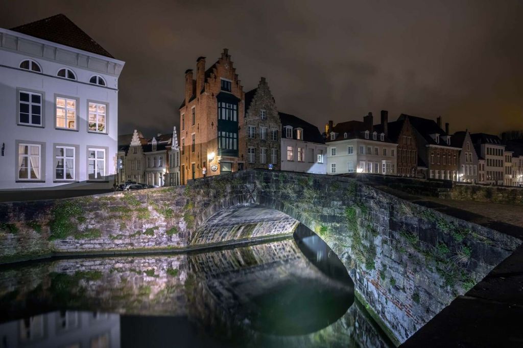 Brugge brug in de avond